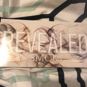 Coastal Scents Revealed Smoky palette